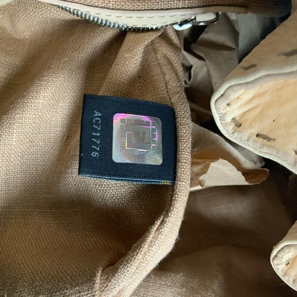 FENDI Cream pebbled Leather Handbag - Picture 7 of 12